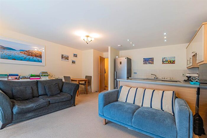 1 Bedroom Flat For Sale In Clive Road, Canton, Cardiff, CF5