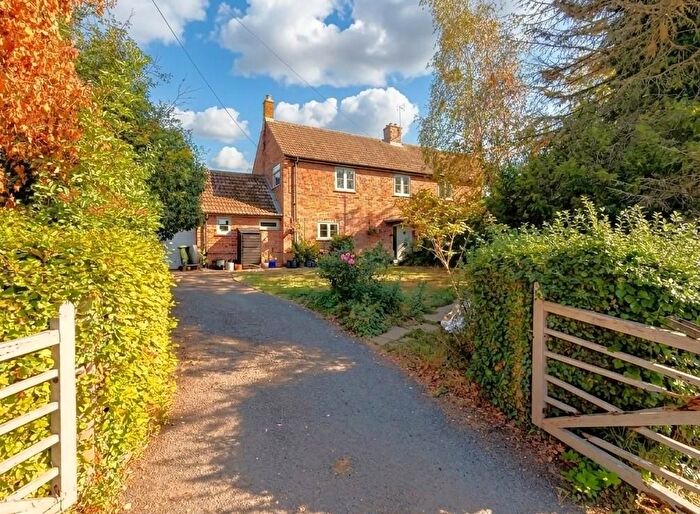 3 Bedroom End Of Terrace House For Sale In Main Street, Muston, NG13