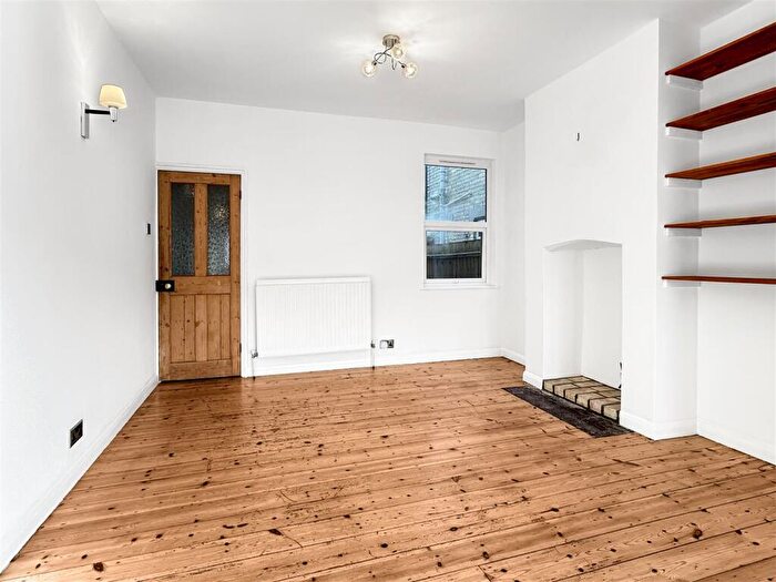 3 Bedroom Terraced House For Sale In Cherry Hinton Road, Cambridge, CB1