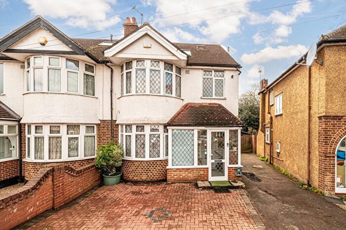 4 Bedroom Property For Sale In Wyndham Crescent, Whitton, TW4