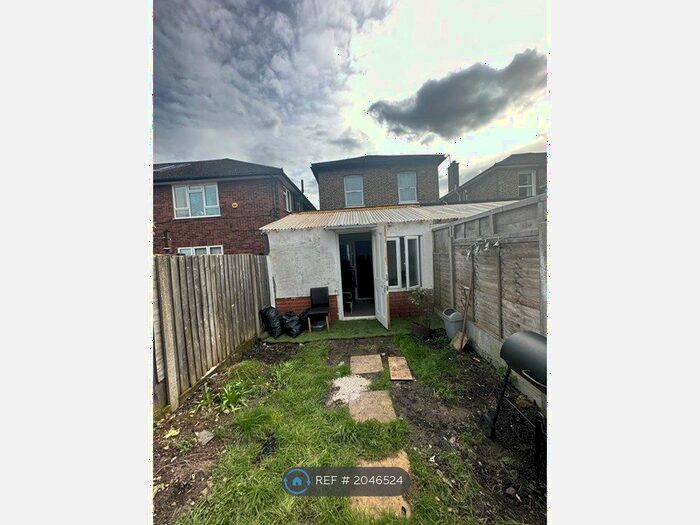 1 Bedroom Flat To Rent In Clarence Road, London, N22