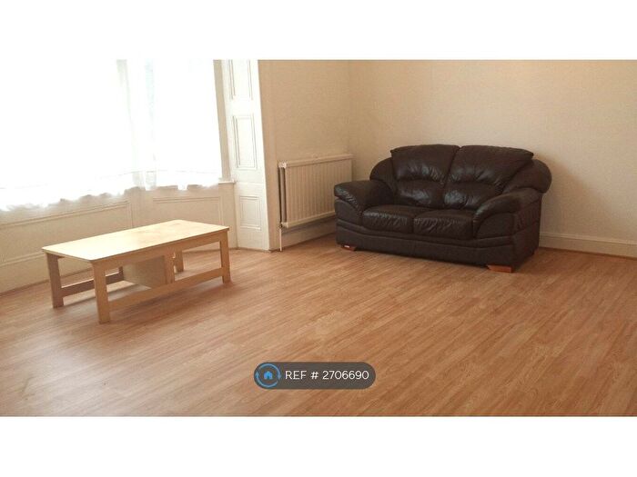 2 Bedroom Flat To Rent In Ribblesdale Road, London, N8