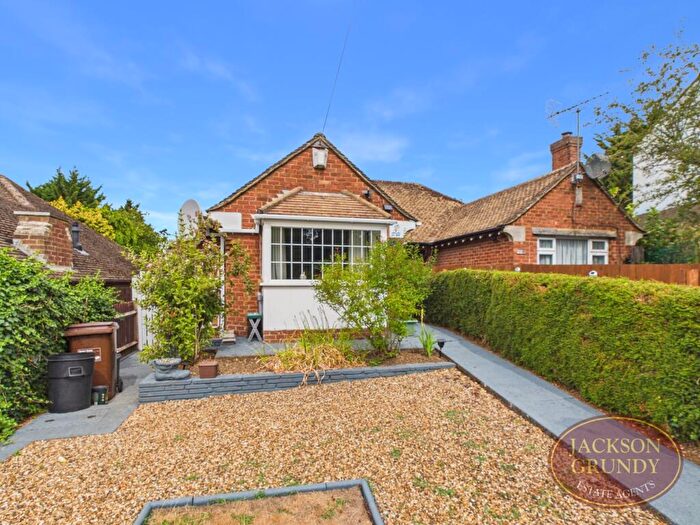 2 Bedroom Semi-Detached Bungalow For Sale In Boughton Green Road, Kingsthorpe, NN2