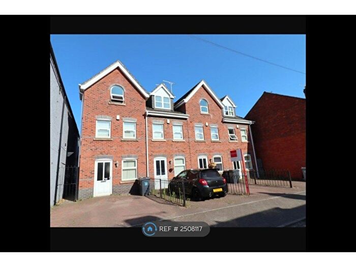 4 Bedroom End Of Terrace House To Rent In Chambers Street, Crewe, CW2