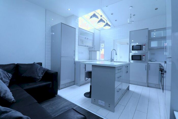 6 Bedroom Terraced House To Rent In Daisy Road, Birmingham, B16