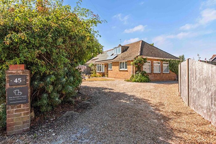 3 Bedroom Detached House For Sale In Deeside Avenue, Chichester, PO19