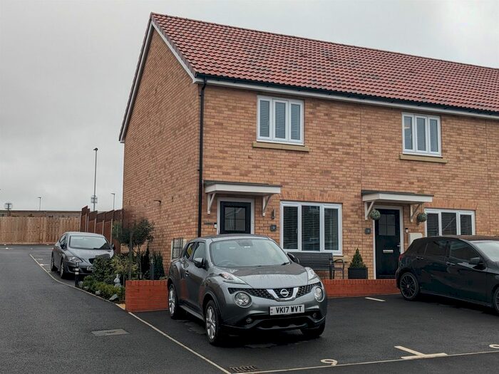 2 Bedroom End Of Terrace House For Sale In Hare Road, Stowmarket, IP14