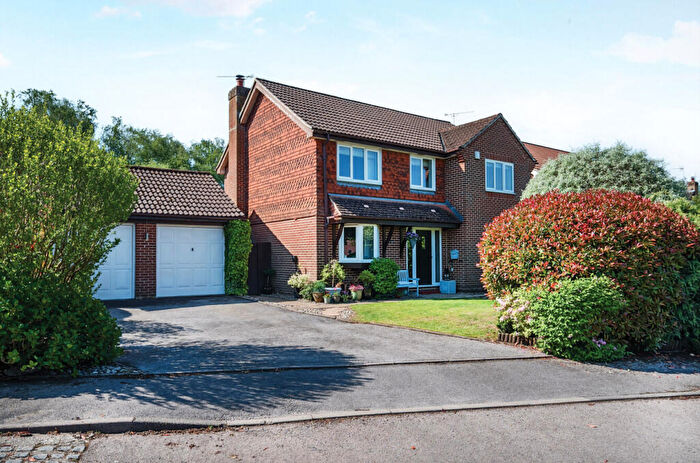 4 Bedroom Detached House For Sale In Fairway Close, Liphook, Hampshire, GU30
