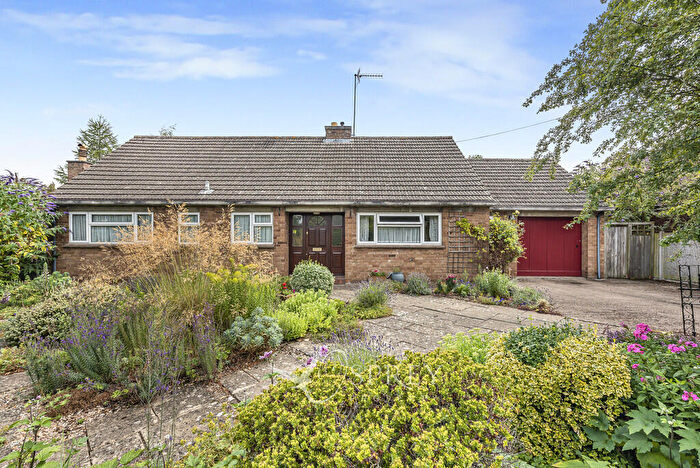 3 Bedroom Detached Bungalow For Sale In Glapthorn Road, Oundle, Northamptonshire, PE8