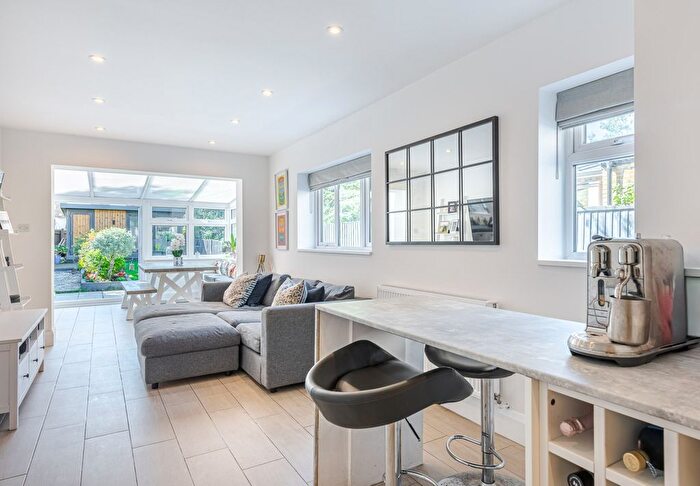 3 Bedroom Flat For Sale In Haydon Park Road, SW19