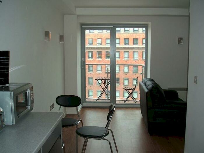 1 Bedroom Flat To Rent In Basilica, King Charles Street, Leeds, LS1