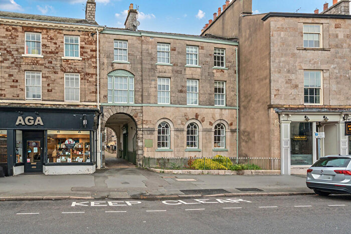 2 Bedroom Apartment For Sale In Flat Stramongate, Kendal, Cumbria, LA9