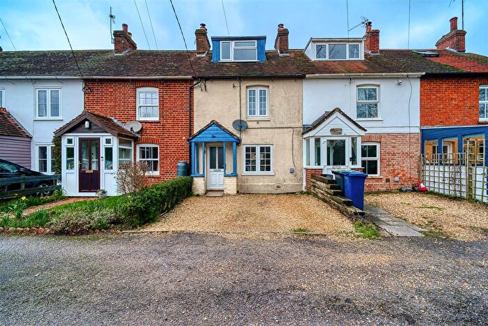 3 Bedroom Cottage For Sale In Railway Terrace, Gillingham, SP8