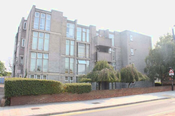 1 Bedroom Flat To Rent In Bedwell Court Chadwell Heath, RM6