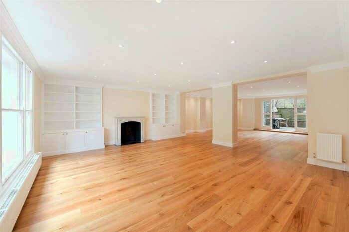 2 Bedroom Flat To Rent In The Boltons, The Boltons, SW10