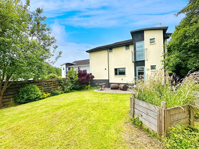 4 Bedroom Detached House For Sale In Braehead, Lochwinnoch, PA12