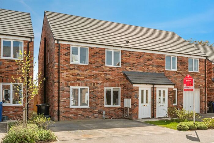 3 Bedroom Semi-Detached House For Sale In Dutchman Way, Bessacarr, Doncaster, DN4