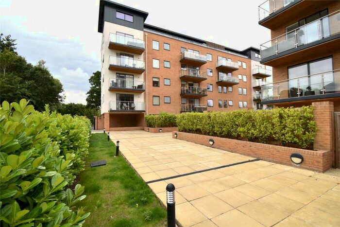 1 Bedroom Apartment To Rent In Westbury Mansions, Old Bracknell Lane West, Bracknell, Berkshire, RG12