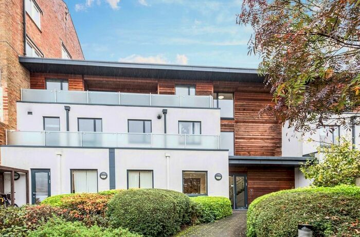 2 Bedroom Flat To Rent In Stockmore Street, Cowley, Oxford, Oxfordshire, OX4