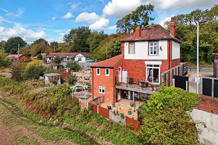 3 Bedroom Detached House For Sale In Harrogate Road, Leathley, Otley, LS21