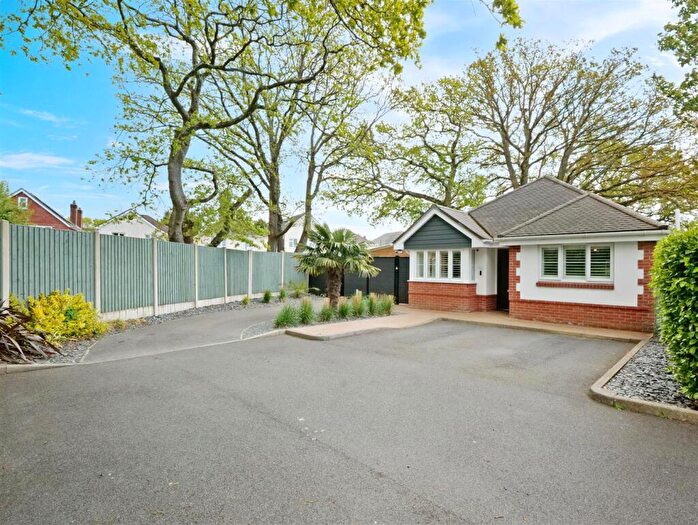 2 Bedroom Detached Bungalow For Sale In Shottsford Road, Oakdale, Poole, BH15