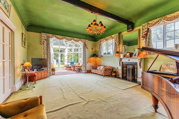 3 Bedroom Link Detached House For Sale In Tamworth Road, Fillongley, Coventry, CV7