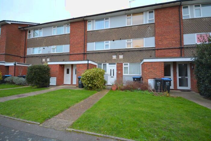 2 Bedroom Flat To Rent In Magdalen Court, Broadstairs, CT10