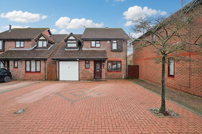 4 Bedroom Detached House For Sale In Ballard Chase, Abingdon, OX14