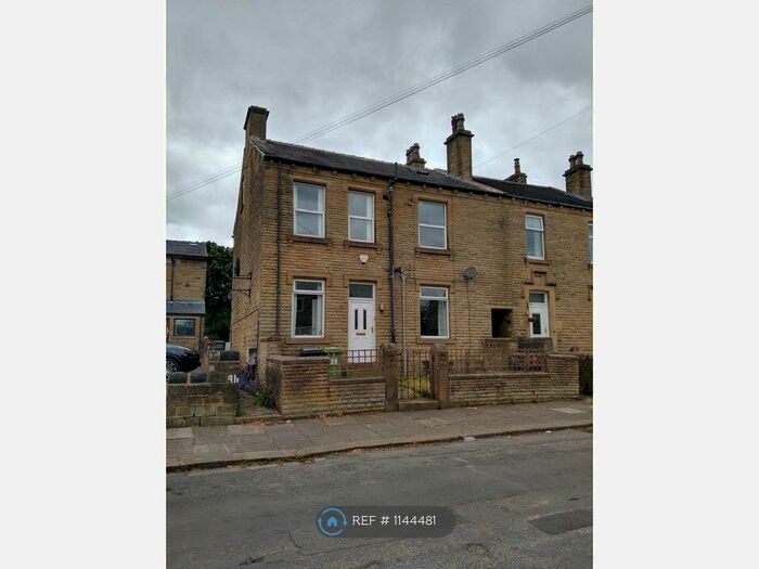 2 Bedroom Terraced House To Rent In Stanley Road, Huddersfield, HD3