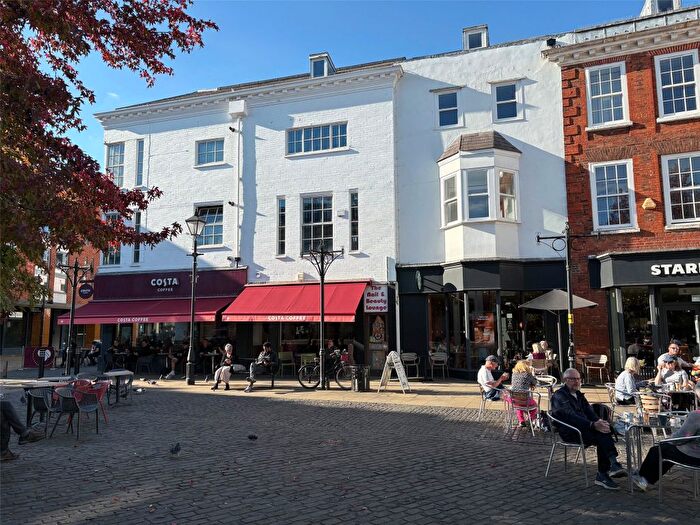 2 Bedroom Flat To Rent In Market Place, Abingdon, Oxfordshire, OX14