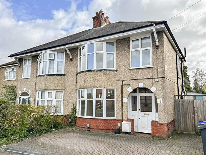 3 Bedroom Semi-Detached House To Rent In Heath Road, Salisbury, SP2
