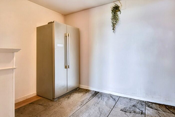 2 Bedroom Flat For Sale In Dougliehill Terrace, Inverclyde, Port Glasgow, PA14