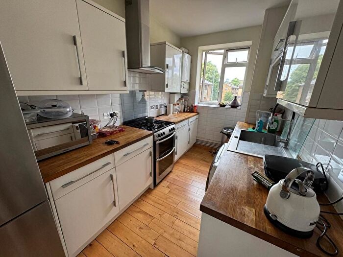 2 Bedroom Flat To Rent In Pusey House, Saracen Street, London, E14