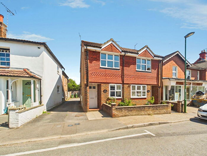 2 Bedroom Maisonette For Sale In Trafalgar Road, Horsham, RH12