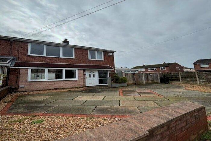 3 Bedroom Property To Rent In Marina Close, Preston, PR5