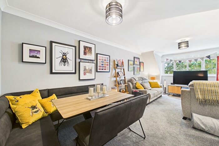 2 Bedroom Flat For Sale In Alma Terrace, York, North Yorkshire, YO10