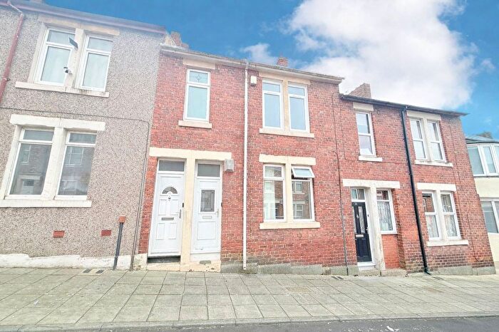 2 Bedroom Flat For Sale In Caris Street, Gateshead, NE8