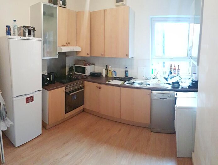 6 Bedroom Semi-Detached House To Rent In Egerton Road, Manchester, M14