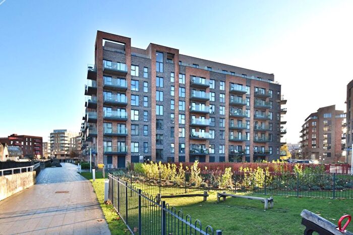 2 Bedroom Flat For Sale In James Smith Court, Dartford, Kent, DA1