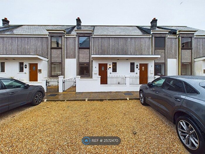 2 Bedroom Semi-Detached House To Rent In Bredon Court, Newquay, TR7