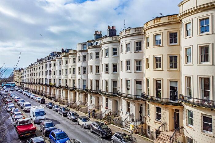 2 Bedroom Flat For Sale In Brunswick Place, Hove, BN3