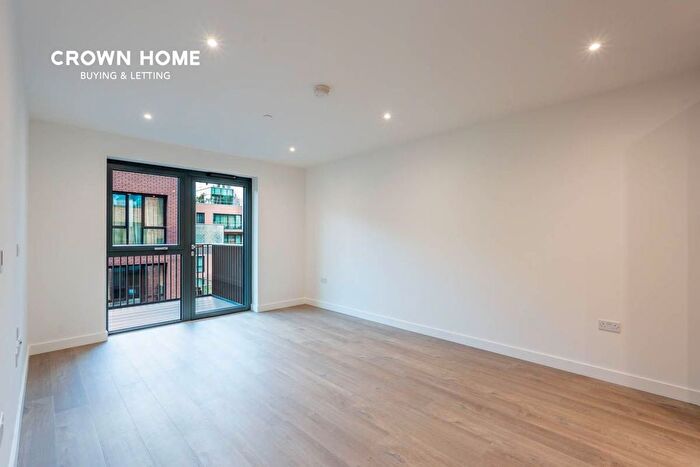 1 Bedroom Flat To Rent In Scarlet Court, Woodberry Down, N4