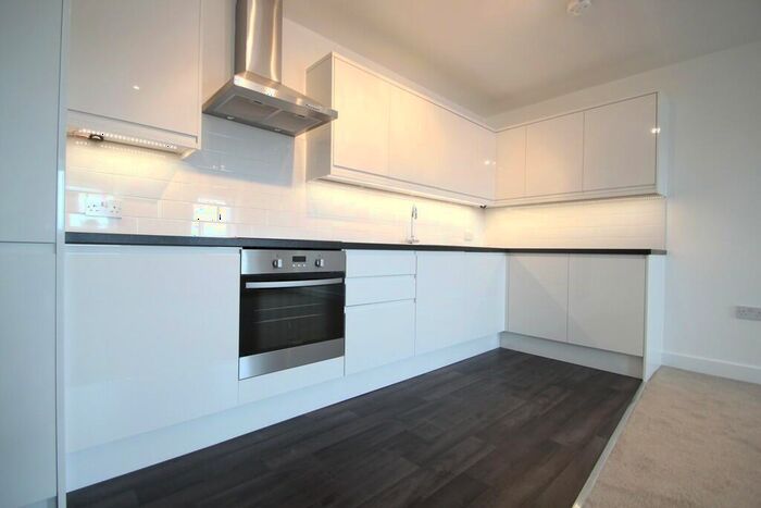 1 Bedroom Apartment To Rent In Dunbar Road, New Malden, KT3