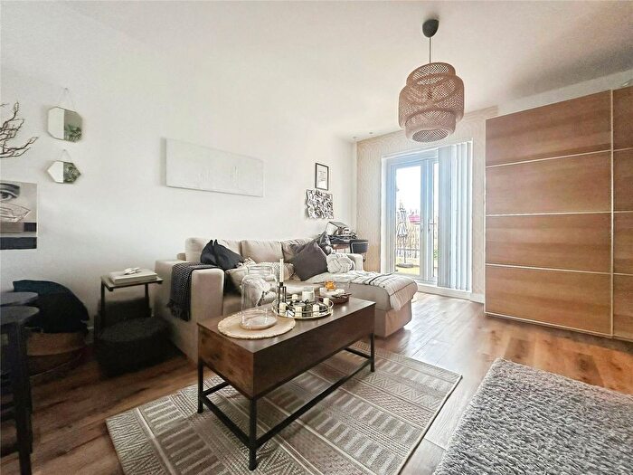 1 Bedroom Flat To Rent In Radnor Road, Twickenham, TW1