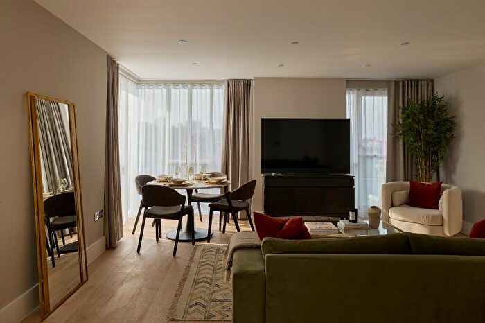 2 Bedroom Apartment To Rent In Flat, Baker Street, London, NW1