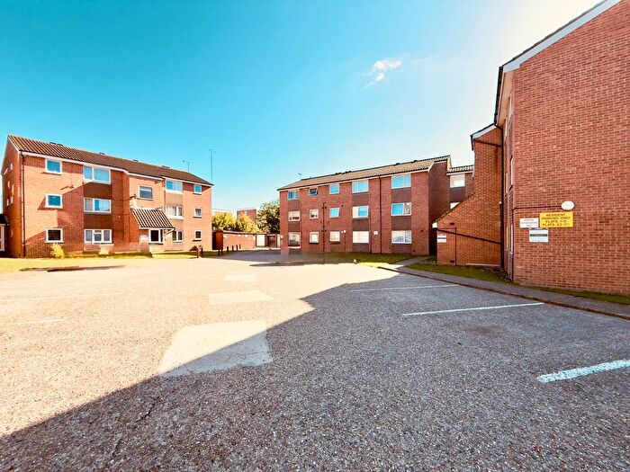 1 Bedroom Flat To Rent In Huxley Close, Northolt, UB5