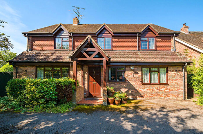 4 Bedroom Detached House For Sale In Eggars Field, Bentley, Farnham, Hampshire, GU10