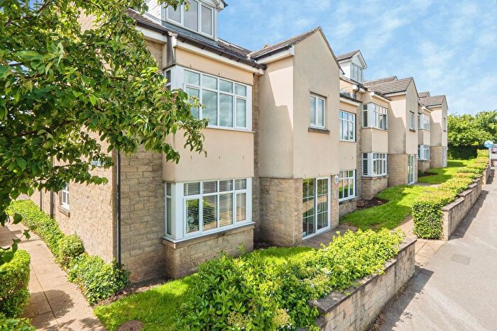 2 Bedroom Flat For Sale In Rodley Lane, Leeds, LS13