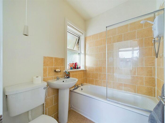 1 Bedroom Apartment For Sale In Parkwood Road, Bournemouth, Dorset, BH5