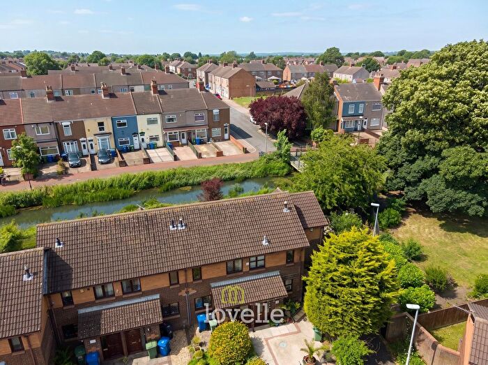 2 Bedroom Terraced House For Sale In Waterside Drive, Grimsby, DN31